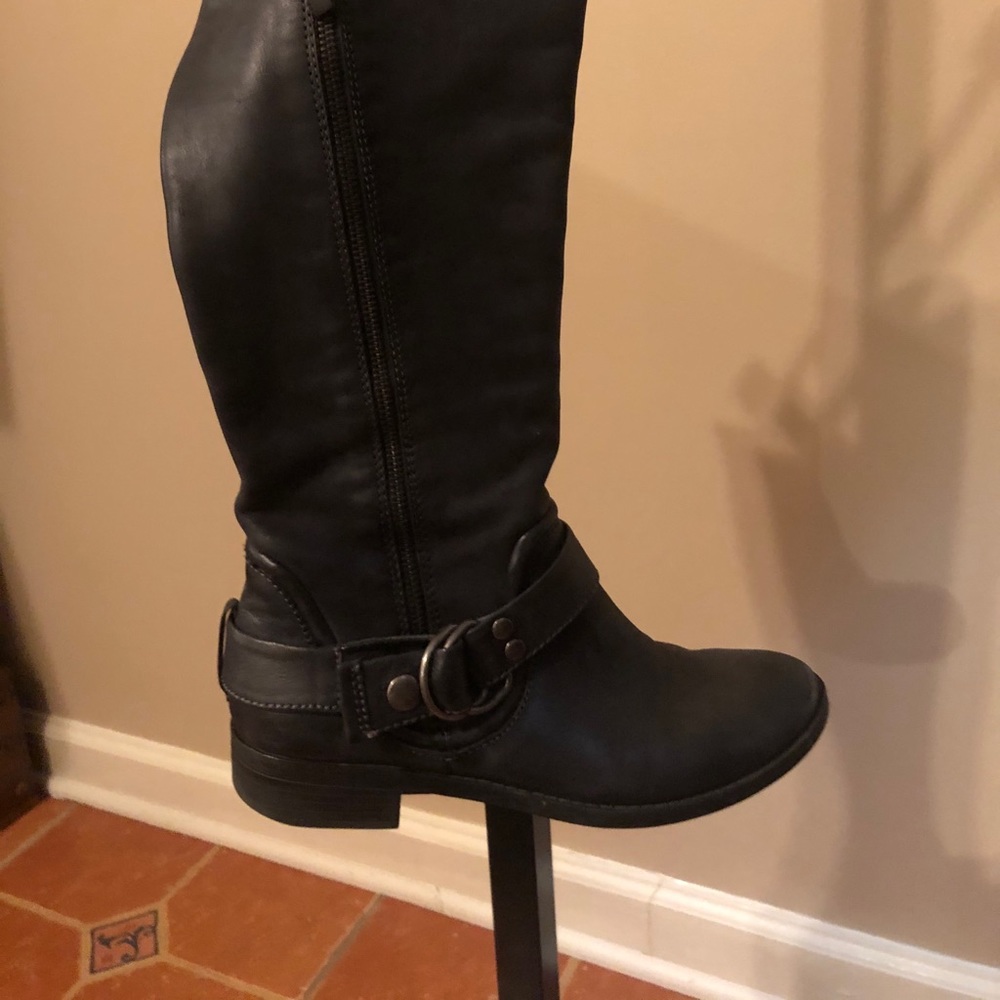 Thigh boots